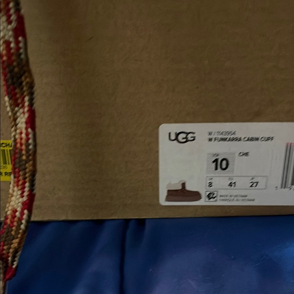 UGG Tan Lace Up Boots with Shearling Lining - Picture 2 of 3